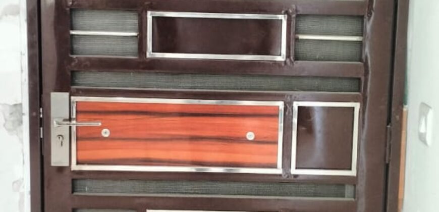 Flat Available for Rent 850 sq Feet in Mahagun Mantra Society at Sidhi Tower.