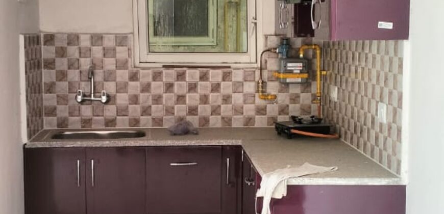 Flat Available for Rent 850 sq Feet in Mahagun Mantra Society at Sidhi Tower.