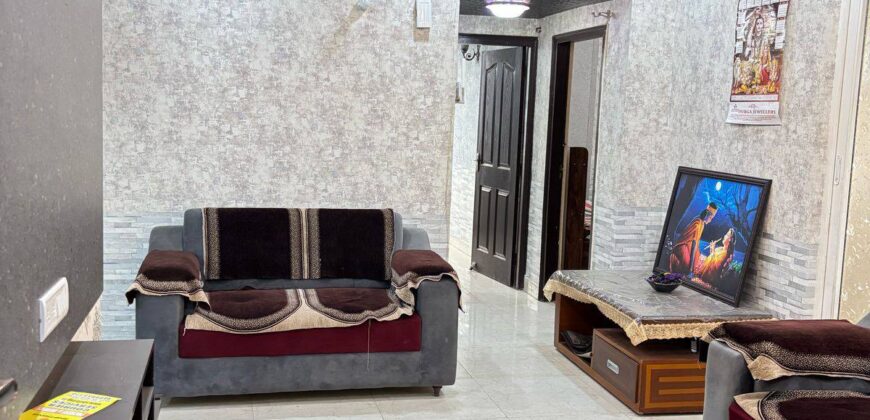 FULLY FURNISHED FLAT  Available for Rent 1025 sq Feet in Mahagun Mantra Society at Sidhi Tower.