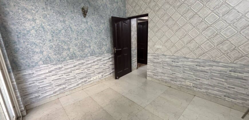 FULLY FURNISHED FLAT  Available for Rent 1025 sq Feet in Mahagun Mantra Society at Sidhi Tower.