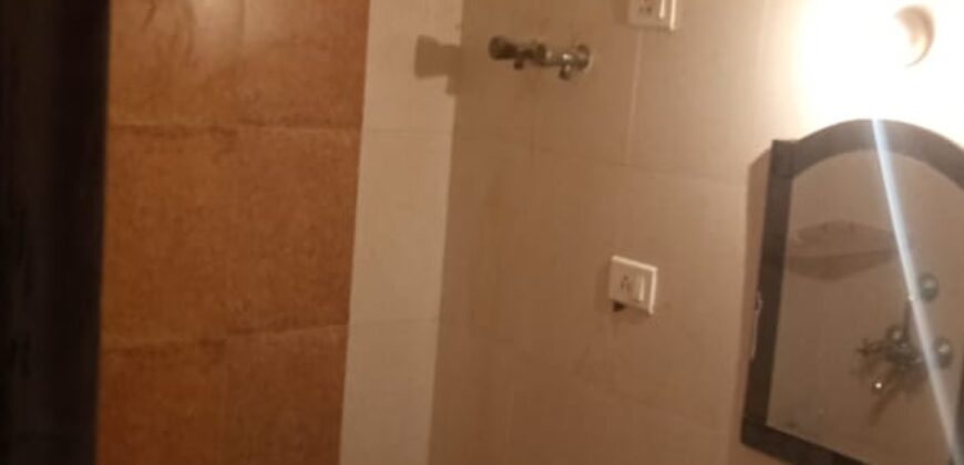 Flat Available for Rent 1400 sq Feet in Mahagun Mantra Society at Sidhi Tower.